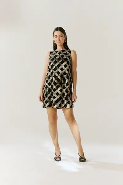 Vestido Bordado Sem Mangas