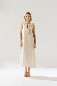 Vestido Linho Babados Decote e Fenda