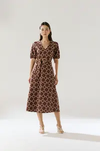 Vestido Decote V Mangas Curtas