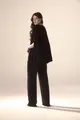 Conjunto Calça e Blusa Ampla com Bordado Decote