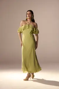 Vestido Midi Alças e Babados