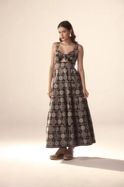 Vestido Bordado Alças Amarração Decote