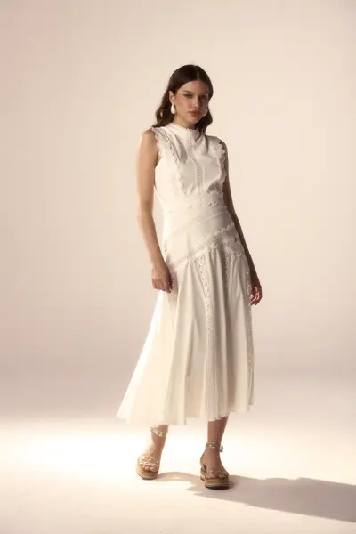 Vestido Algodão Com Rendas