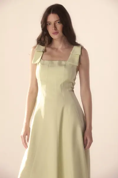 Vestido Detalhes Alças