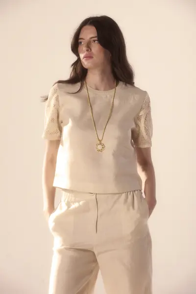 Blusa Linho Crochê Mangas