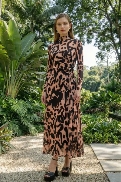 Vestido Tule Mangas Longas
