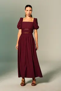 Vestido Decote Quadrado Mangas