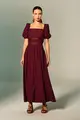 Vestido Decote Quadrado Mangas
