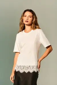 Blusa Mangas Renda na Barra