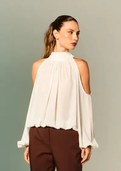 Blusa Gola Alta Recorte Manga