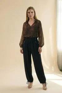 Calça Bolsos Zíper