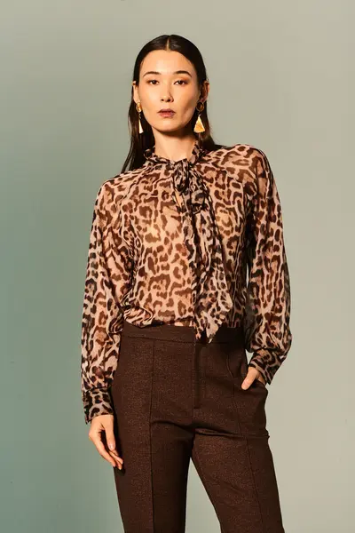 Blusa Chiffon Animal Print Laço Gola