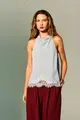 Blusa Decote Degagê Detalhe Renda