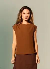 Blusa Decote Alto Pregas Ombro