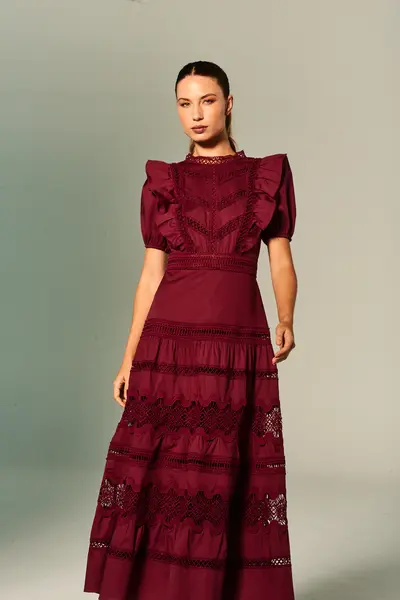 Vestido Aplicações Manga Curta