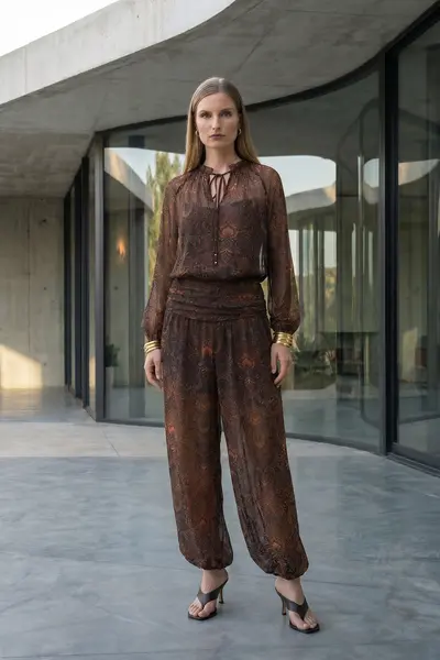 Calça Pala Drapeada Chiffon Transparência
