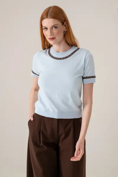 Blusa Tricot Mangas Curtas Detalhe