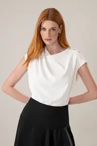 Blusa Detalhes Pregas E Botões