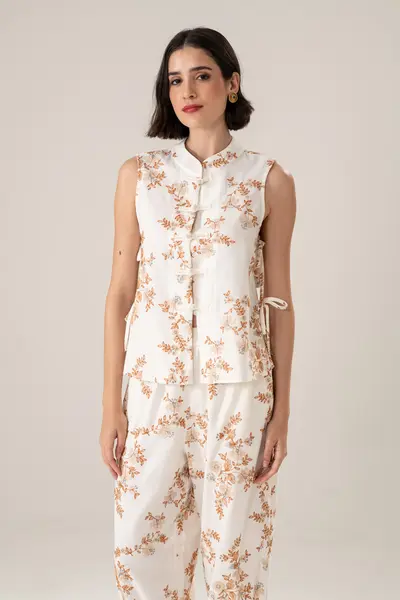 Blusa Bordado Floral Amarrações