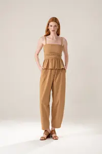 Calça Com Bolsos