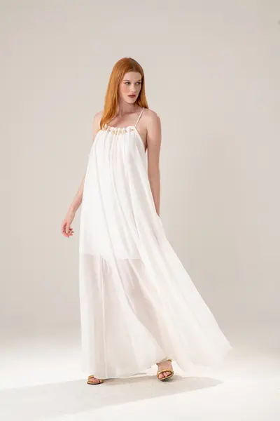 Vestido Detalhe Metal Decote