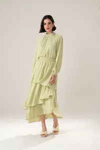 Vestido Gola Alta Babados Saia E Manga Longa