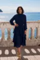 Vestido Gola Alta Babados Saia E Manga Longa