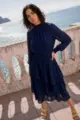 Vestido Gola Alta Babados Saia E Manga Longa